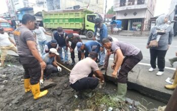 Kapolsek P. Brandan Imbau Warga Tidak Buang Sampah Ke Kanal