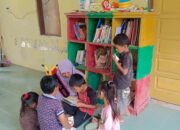 Lewati Jalan Berlumpur, Bunda Peunaron Kunjungi Sri Mulya