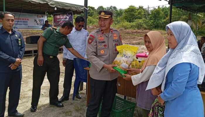 Peringati HUT Ke-80, Sahuti Keluhan Masyarakat RRI Buka Stand Pangan Murah