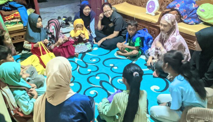 Rumah Belajar Ceria: Anak Desa Kini Punya “Sekolah Mini” Malam Hari