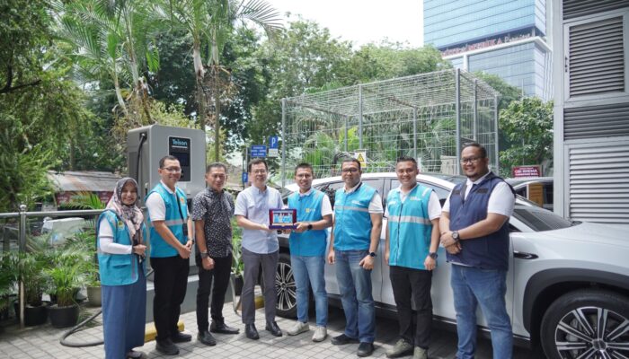 Momentum Harpelnas, GM PLN UID Sumut Sambangi SPKLU Cambridge Hotel Medan