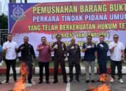 Kejari Binjai Musnahkan Barang Bukti Tindak Pidana Umum Mei-Agustus 2025