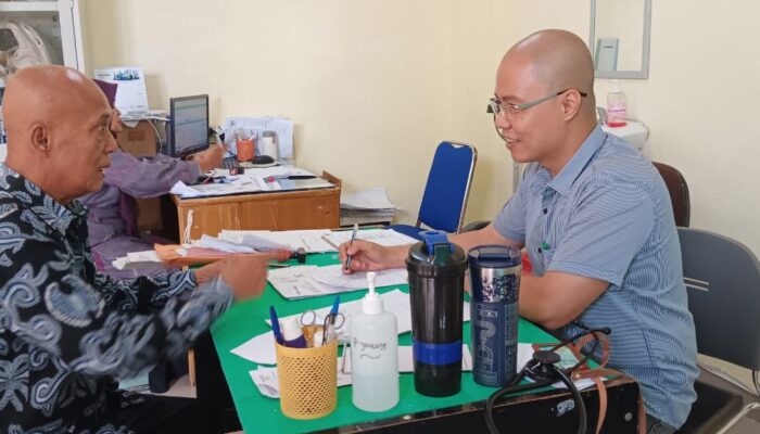 Warga Minta Bupati Madina Pertahankan Dr. Huria Manggala Putra Sp.JP Di RSUD Panyabungan