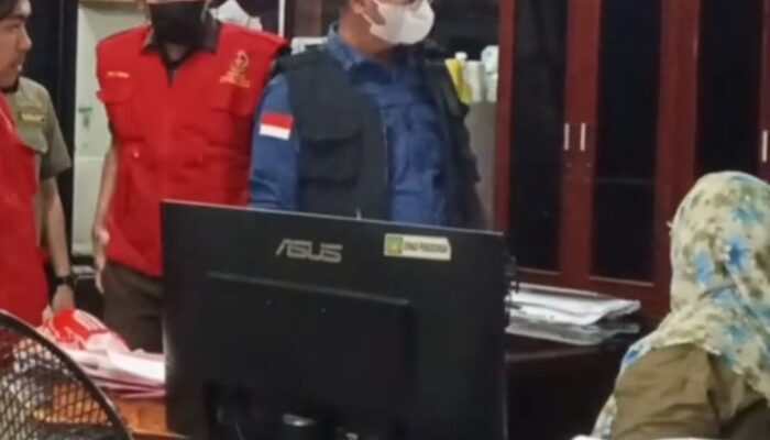 Kejaksaan Negeri Langkat Geledah Dinas Pendidikan Langkat 