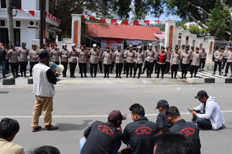 Unjuk Rasa Aliansi Masyarakat Gayo Di DPRK Aceh Tengah Kondusif