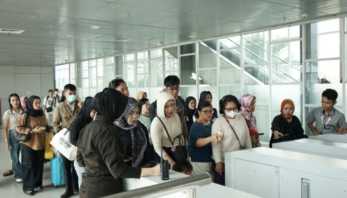 JPO Ditutup, Akses Penumpang KAI Bandara Di Stasiun Medan Melalui Pintu Jalan Jawa