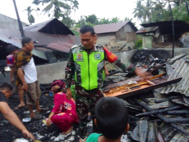 Di Agara, Rumah Berkontruksi Kayu Hangus Terbakar