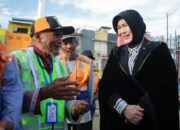 Illiza Serahkan Atribut Baru Untuk Tingkatkan Pelayanan Juru Parkir