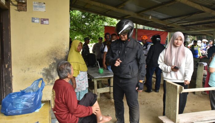 Bupati Armia Pahmi Tinjau Rumah Warga Terdampak Longsor Di Kaloy