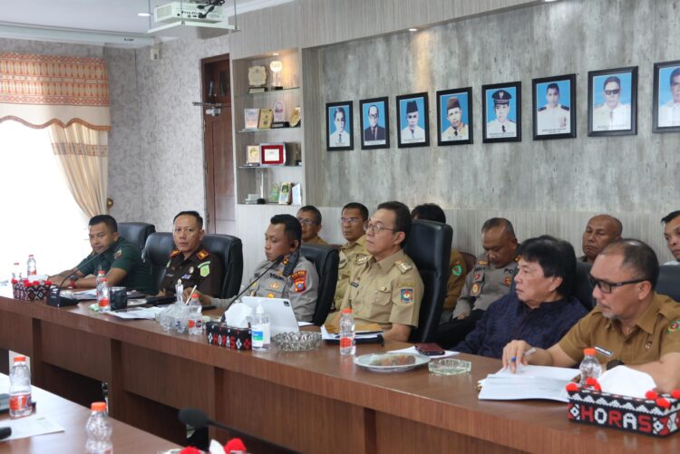 Konflik Di TPL, Bupati Tapsel: Saya Bersama Rakyat