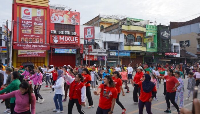 Senam Massal Warnai Haornas Ke-42 Di Kabupaten Toba