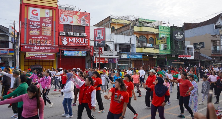 Senam Massal Warnai Haornas Ke-42 Di Kabupaten Toba