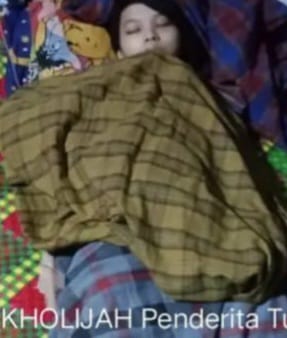 Pemkab Madina Ulurkan Bantuan Untuk Warga Miskin Batahan