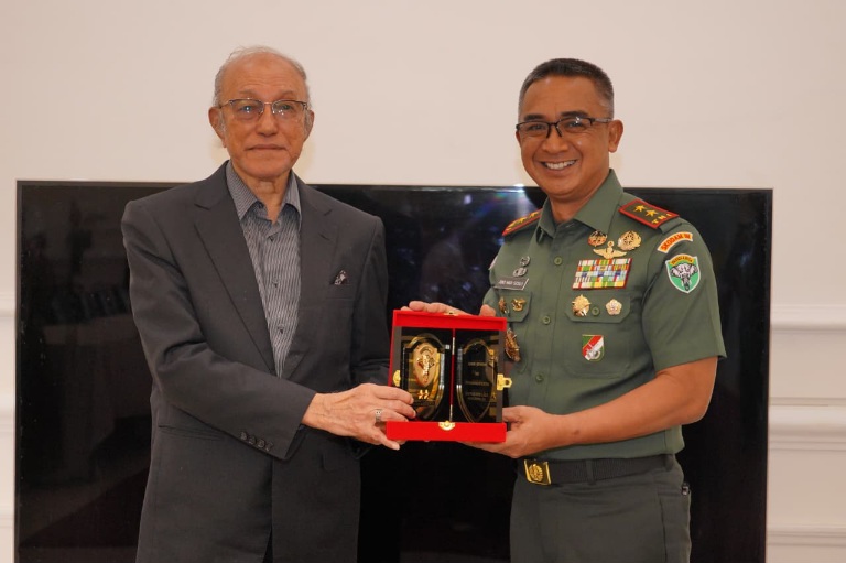 Pangdam Iskandar Muda Jalin Silaturahmi Ke Wali Nanggroe Aceh