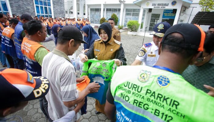 Juru Parkir Di Banda Aceh Kini Punya Atribut Baru