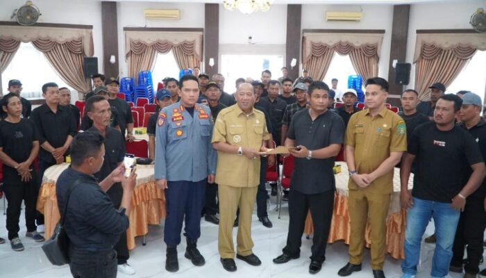 BAPERA Geruduk Kantor Bupati Langkat, Ancam Turunkan Massa Jika Tuntutan Tak Dipenuhi