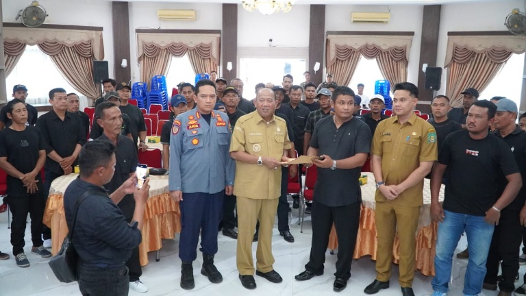 BAPERA Geruduk Kantor Bupati Langkat, Ancam Turunkan Massa Jika Tuntutan Tak Dipenuhi