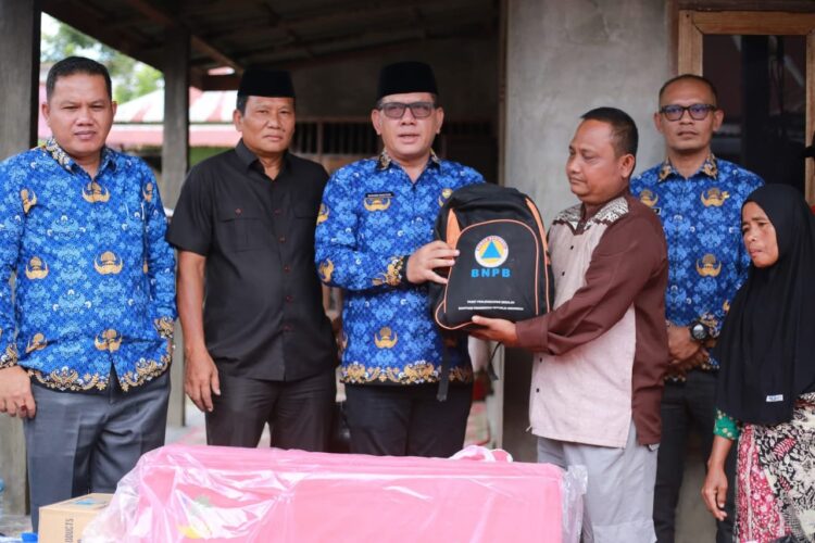 Pemkab Madina Salurkan Bantuan Korban Kebakaran Di Desa Huta Godang Muda