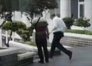 Mantan Pj. Bupati Langkat Lari Menghindari Wartawan