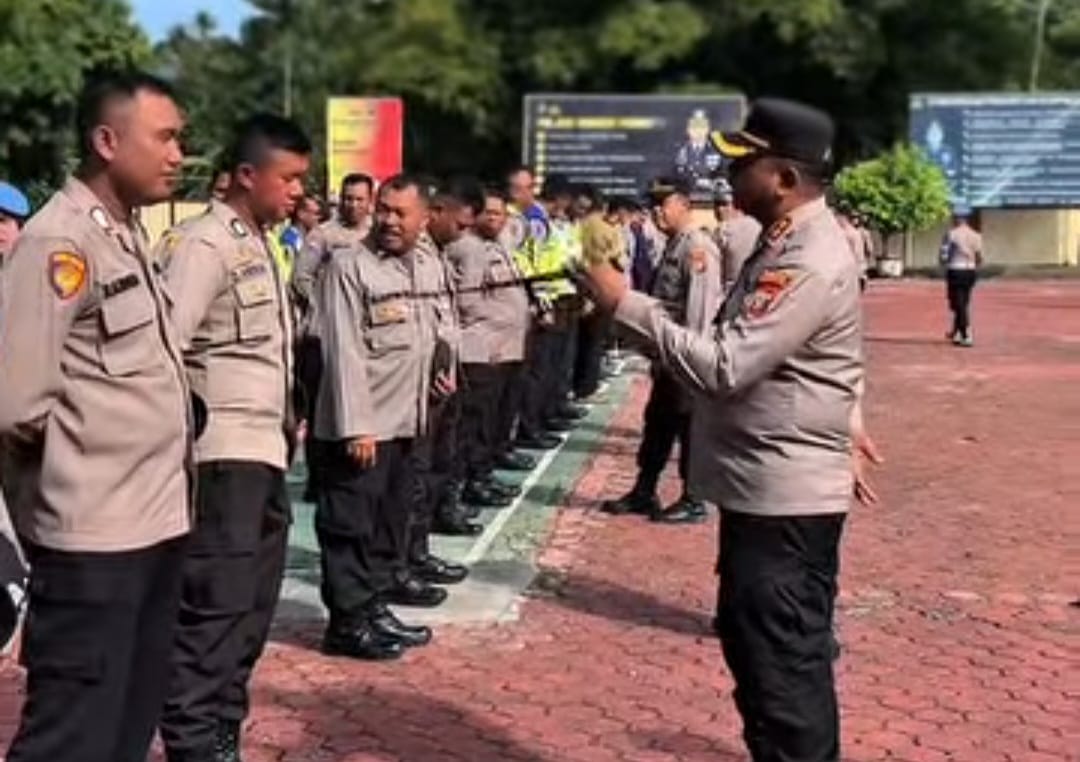 Polres Madina Perketat Disiplin Anggota, Kapolres Pimpin Langsung Pemeriksaan Sikap Tampang