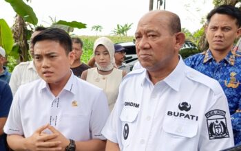 Ricky Anthony Bersama Afandin Tinjau Jalan Rusak Di Langkat