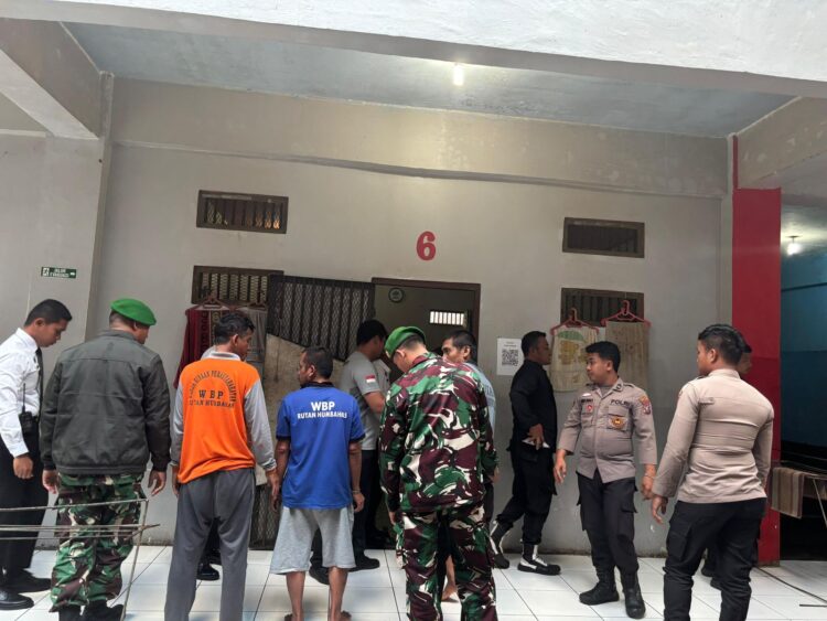Rutan Humbahas Gelar Razia Gabungan, Sasar Halinar Di Kamar WBP