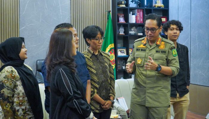 Rico Waas Dukung Komunitas Medan Teater Tampil Di Festival Teater Sumatra III