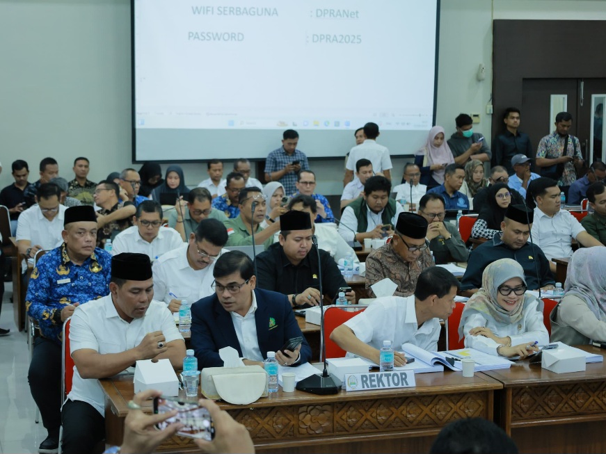 Bupati Aceh Besar Sampaikan Kepentingan Daerah dalam RDPU Raqan RTRW Aceh 2025–2045