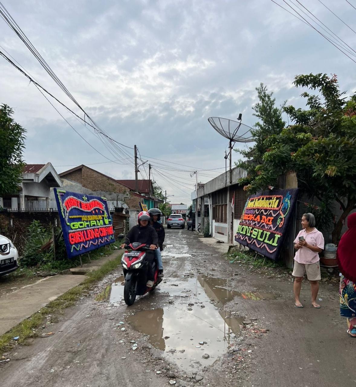 Warga Keluhkan Jalan Rusak Berlobang Di Harjosari I