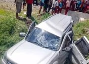 Minibus Remuk Dihantam Kereta Api