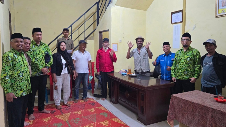 Pembebasan Lahan Masjid Barusjulu, DMI Karo Serahkan Bantuan Dana