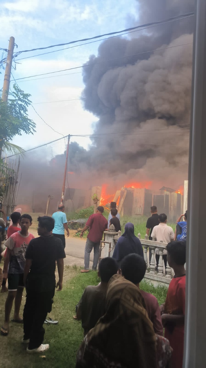 Pasutri Tewas Terjebak Kebakaran Empat Rumah Di Teumpok Teungoh