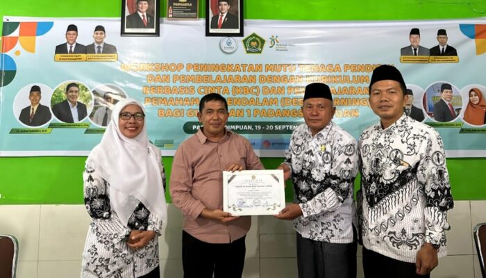 MAN 1 Padangsidimpuan Gelar Workshop Peningkatan Mutu Guru Dengan KBC Dan Deep Learning