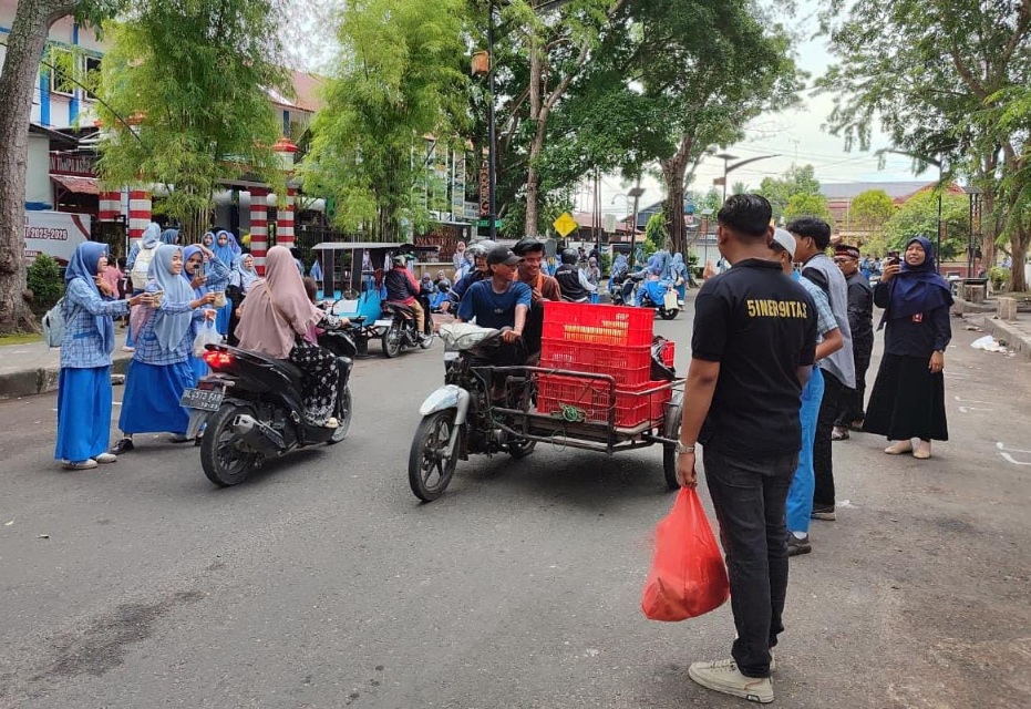 Maulid Nabi Di SMAN 3 Langsa: Seribu Nasi Untuk Seribu Berkah