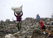 TPA Terjun Menjadi Ruang Ekonomi Dari Limbah, Ruang Bahaya Bagi Pemulung