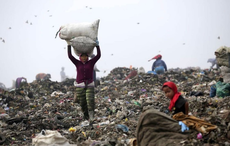 TPA Terjun Menjadi Ruang Ekonomi Dari Limbah, Ruang Bahaya Bagi Pemulung