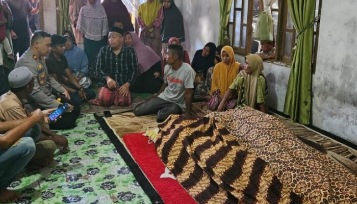 Pasutri Tewas Tersengat Listrik Saat Hendak Memetik Kuini