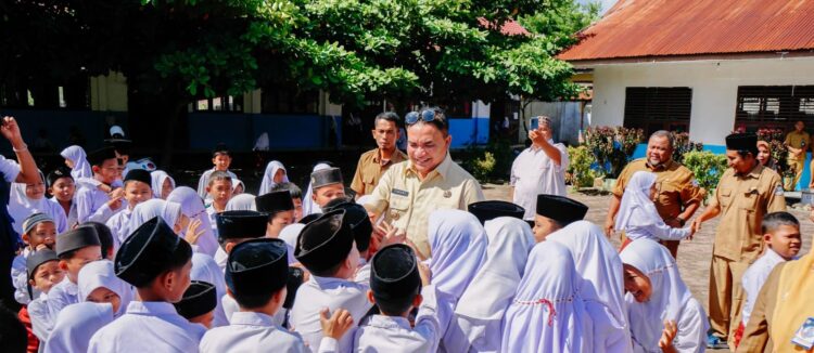 Bupati Agara Tinjau Pelaksanaan ANBK Sejumlah SD