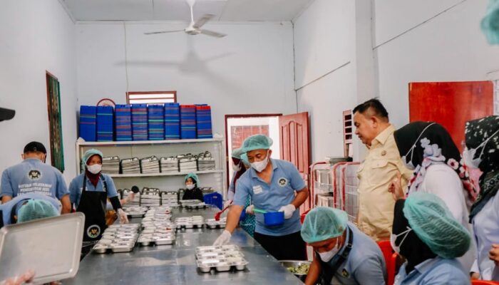 Bupati Agara Pastikan Makanan SPPG Layak Konsumsi Dan Penuhi Standar Gizi