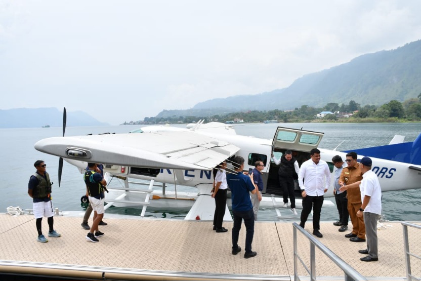 Pesawat Amfibi Transportasi Baru Di Danau Toba