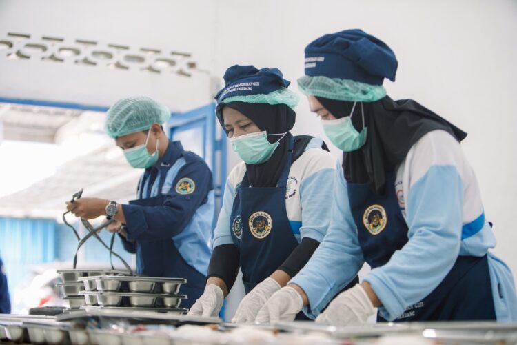 Mayoritas Anak Muda Dan IRT, MBG Di Deliserdang Serap 1.225 Tenaga Kerja