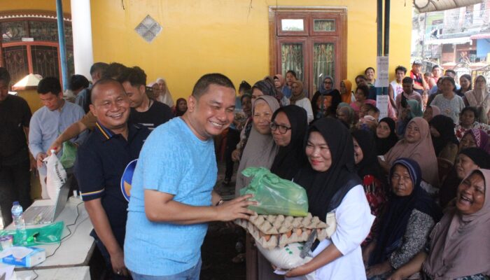Bakhtiar Ahmad Sibarani Gelar Pasar Murah, Bagikan 10 Ribu Paket Sembako Di Sibolga