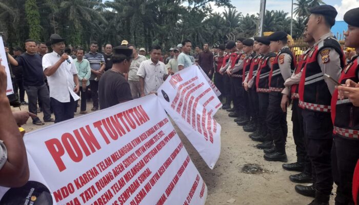 Unras Mahasiswa Di PT Socfindo Lae Butar Menduga Bupati Pentingkan Periuknya Sendiri
