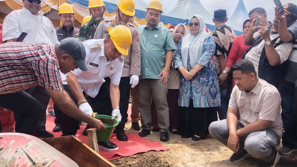 Bupati Agara Letakkan Batu Pertama Pembangunan Pabrik Kelapa Sawit