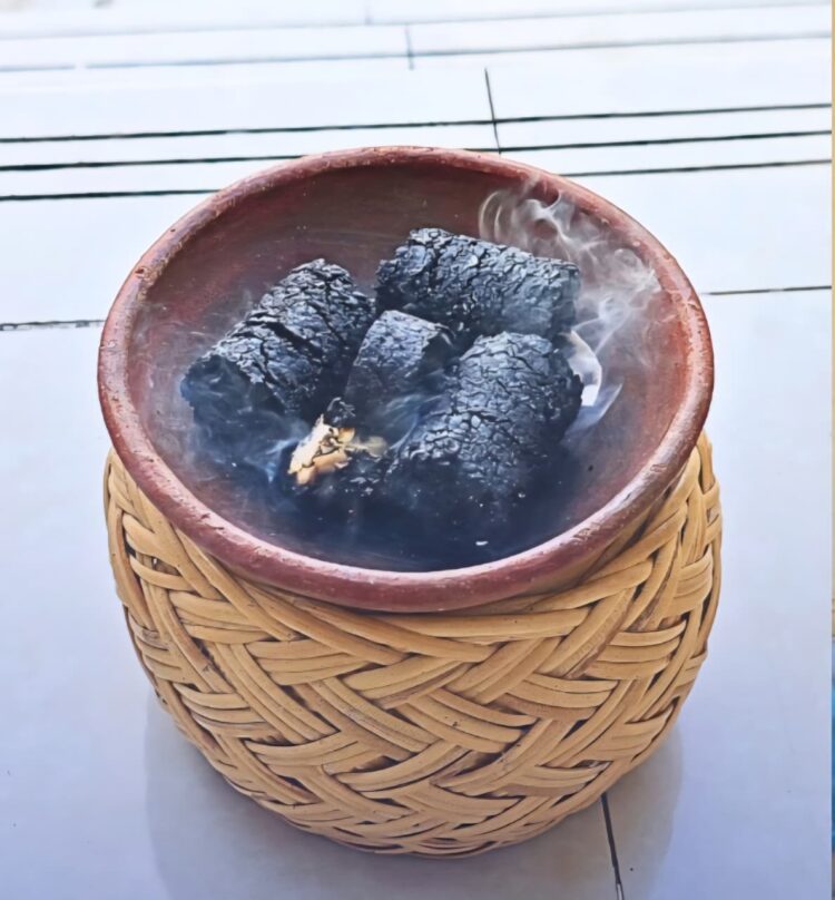 Pelaku UMKM Lamkeunung Darussalam, Sulap Ampas Kopi Jadi Briket LK Coffee