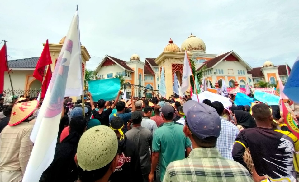 Tuntut Pembatalan Perpanjangan HGU PTPN IV: Petani Cot Girek Demo Bupati Aceh Utara
