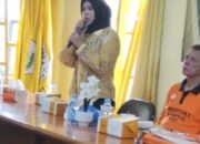 Plt. Ketua Kosgoro 1957 Madina Indah Annisah Serahkan SK Kecamatan