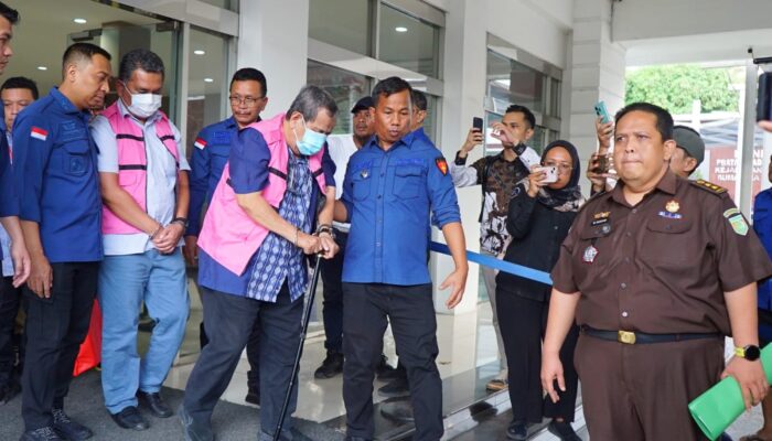 Kejati Sumut Tahan Dua Tersangka Korupsi Pengadaan Kapal Tunda PT Pelindo I