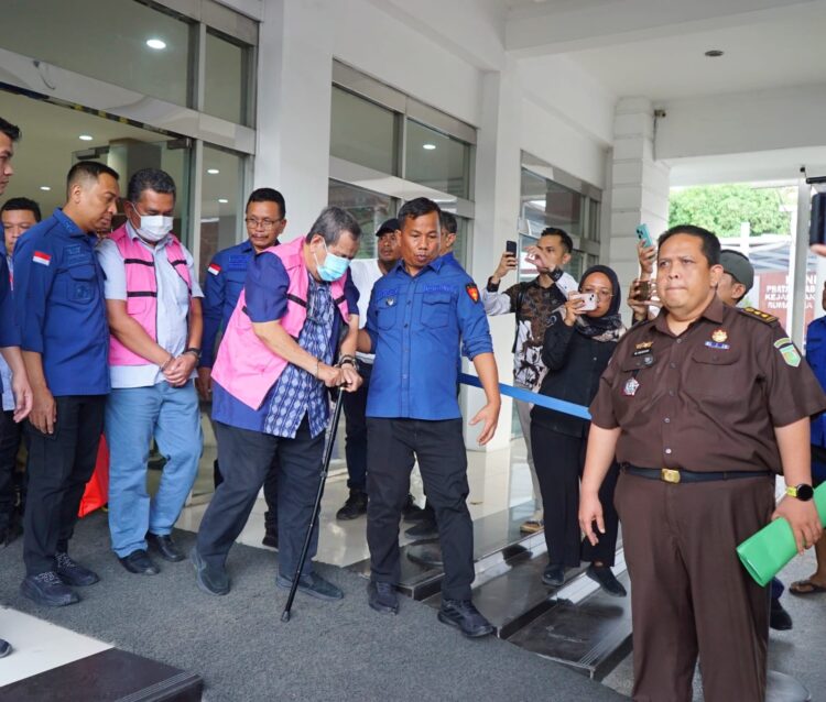 Kejati Sumut Tahan Dua Tersangka Korupsi Pengadaan Kapal Tunda PT Pelindo I