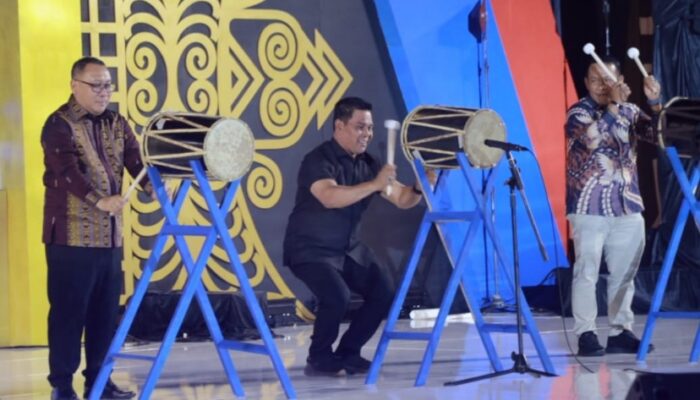 Bupati Aceh Besar Ikut Tabuh Beduk Buka Meuseuraya Festival 2025